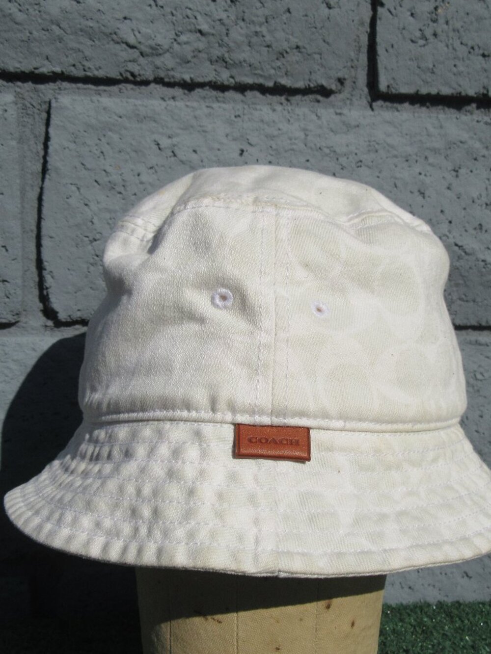 Coach White/Off-White Signature C Bucket Hat
